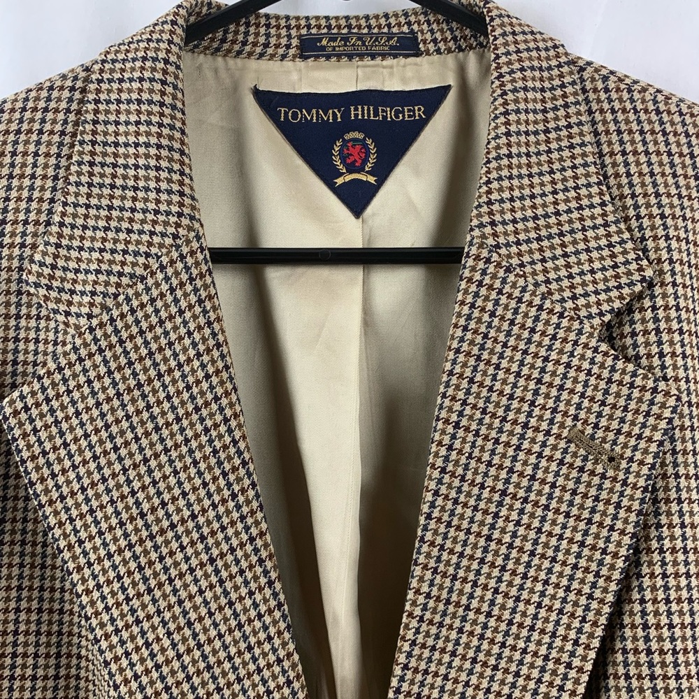 Tommy Hilfiger tan and navy men’s sports coat